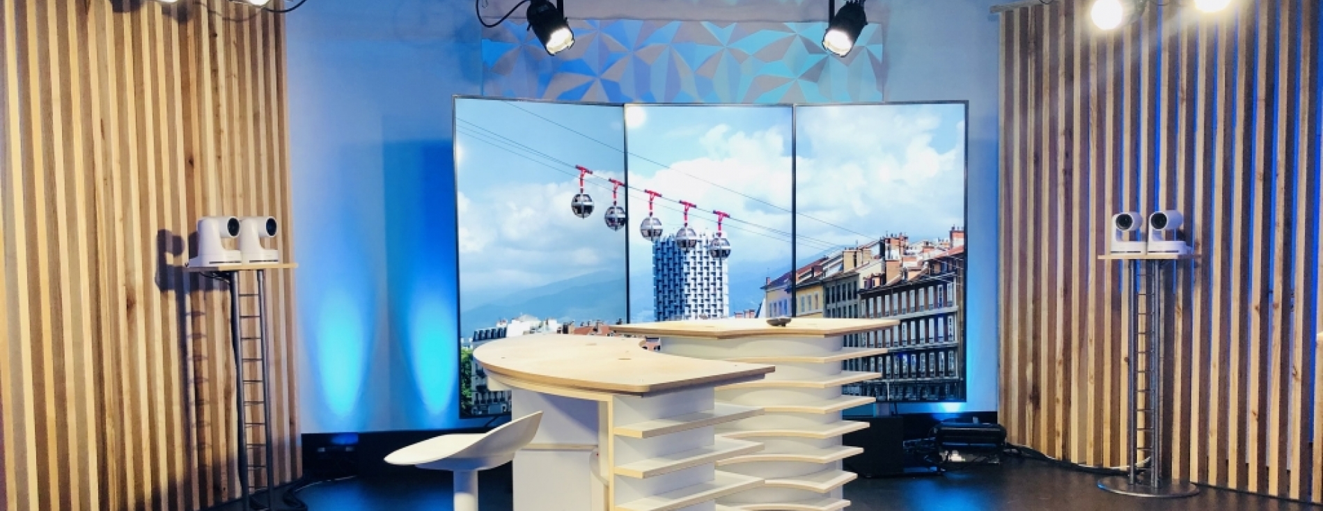 TOTAL RELOOKING DE NOTRE PLATEAU ! 